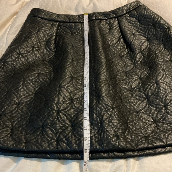 Halogen black embossed faux leather mini skirt M - Picture 8 of 8
